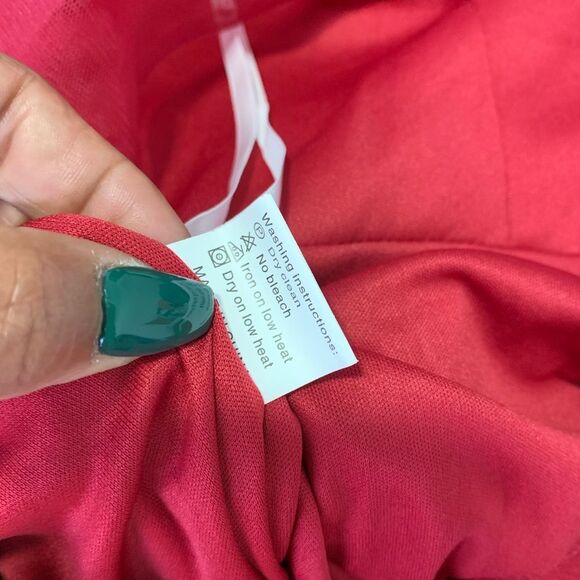 Luxurious Red and Gold Long Sleeve Gown - Picture 9 of 10